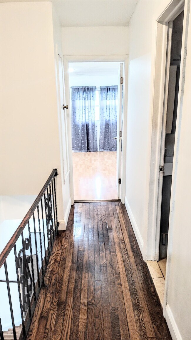 Photo - 8 Van Nostrand Ave Unit Upper Floors