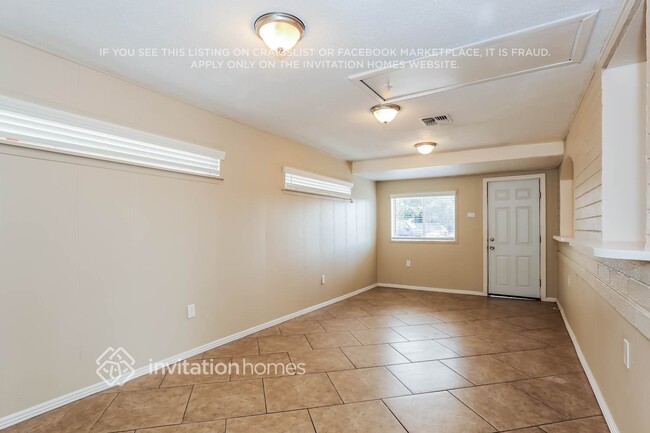 Photo - 670 E Buffalo St