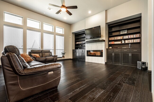 Photo - 210 Sonora Ln