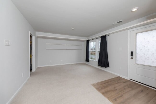 Photo - 402 Bulkhead Pl