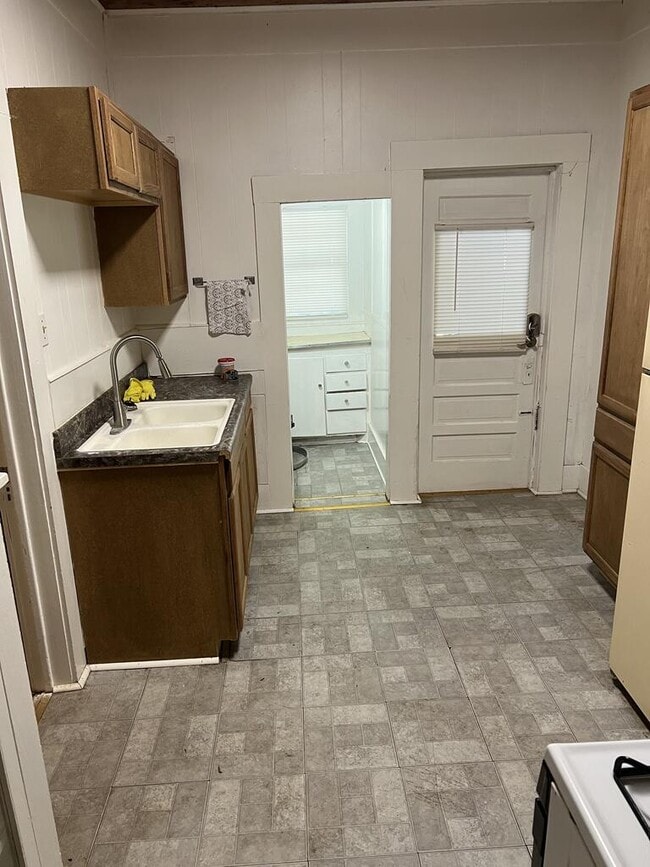 Photo - 818 Wheless Ave