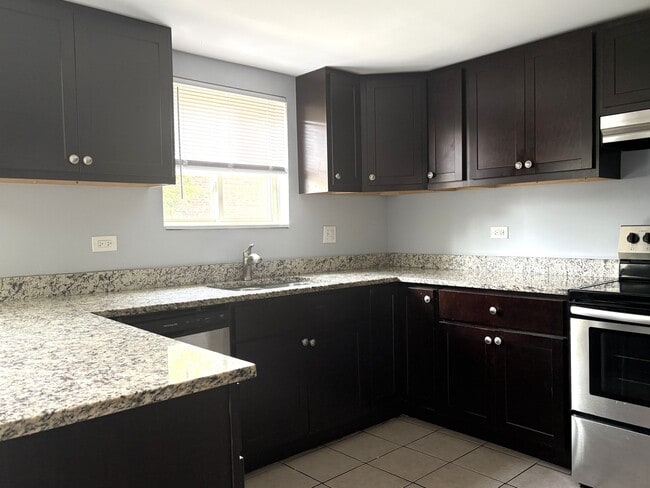 Photo - 21W284 Tee Ln Unit C