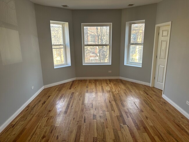 Building Photo - 720 N Homan Ave Unit 2