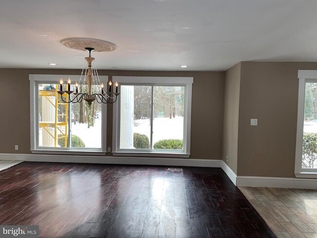 Photo - 204 Donmore Dr