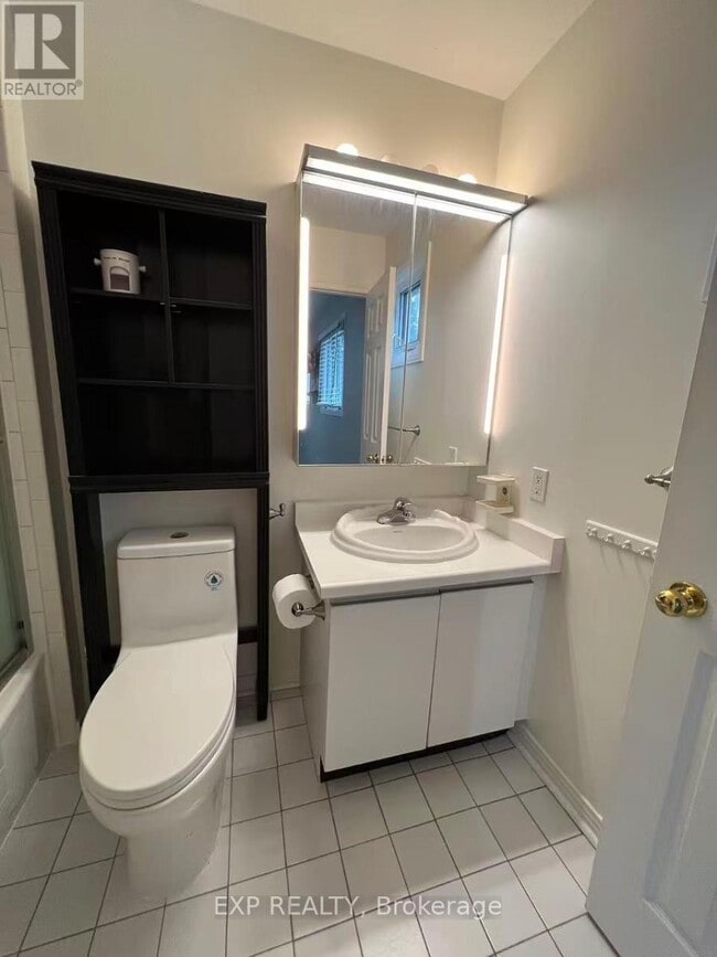 Photo - 1009 Meadowridge Crescent