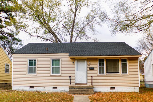 Photo - 2019 S Whitehill Dr