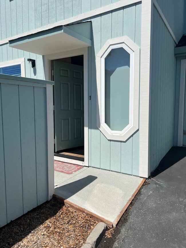 Building Photo - 2674 Christine Oaks