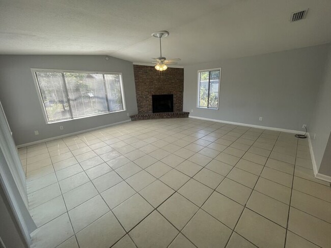 Photo - 9805 N 53rd St