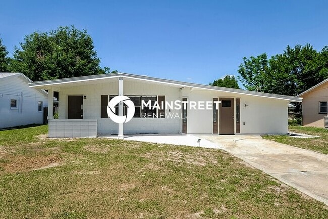 Building Photo - 3 Bedroom Pet-Friendly Home in Winter Haven, FL with Main Street Renewal