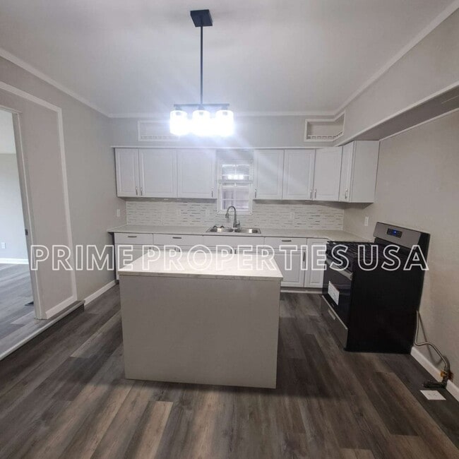 Photo - 807 Leech St