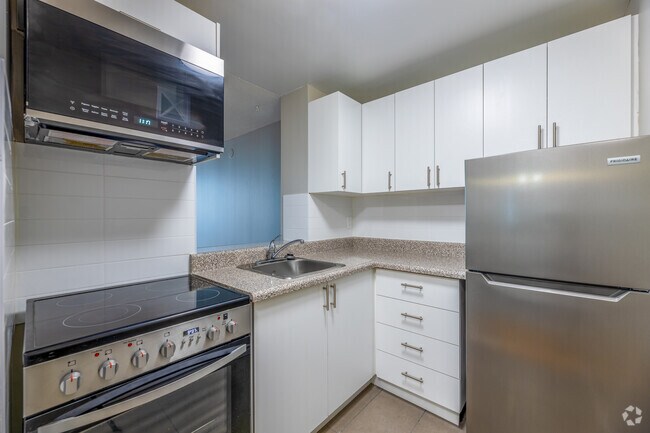 Bachelor - 420SF - Cuisine - The Maples