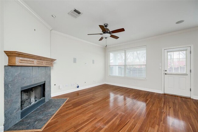 Photo - 1817 Village Oak Ct