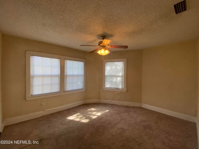 Photo - 2673 Forbes St