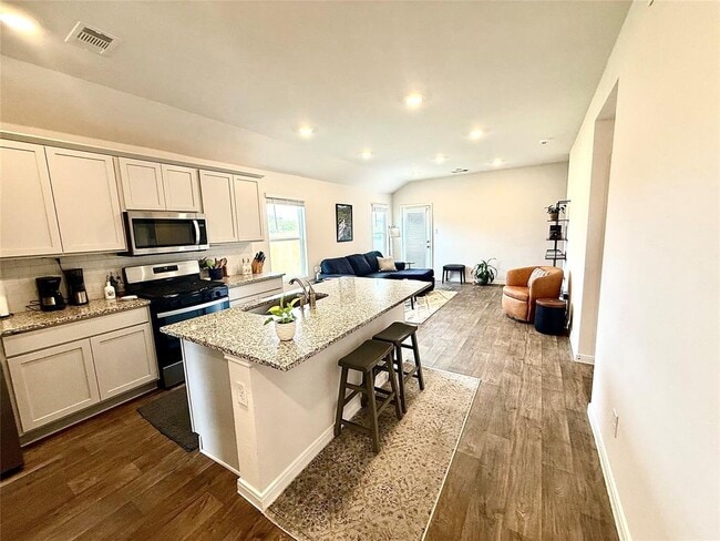 Photo - 413 Abbey Ln