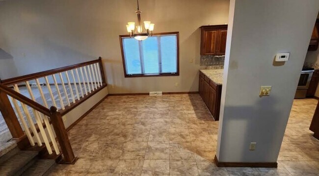2416 E Ridge Terrace Unit 1