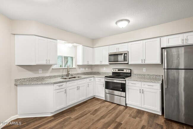 Photo - 1146 E 2nd St Apartment Unit A