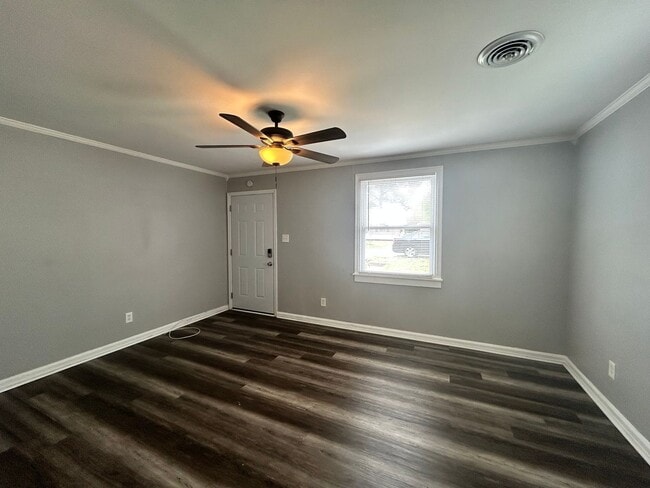 Photo - 1906 Wakefield Ave