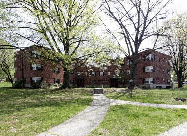 Photo - Oak Gardens Apartments