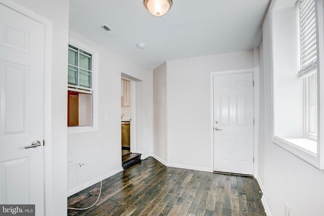 Photo - 257 Newcomb St SE Unit 3