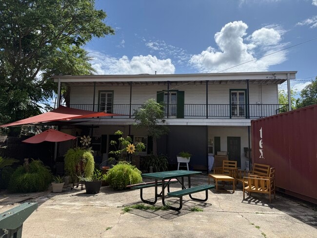 Building Photo - 533 Spain St Unit Upper