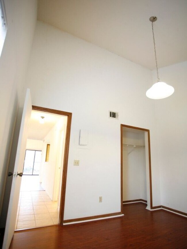 Photo - Beautiful 2 bedroom/ 2 bath townhome