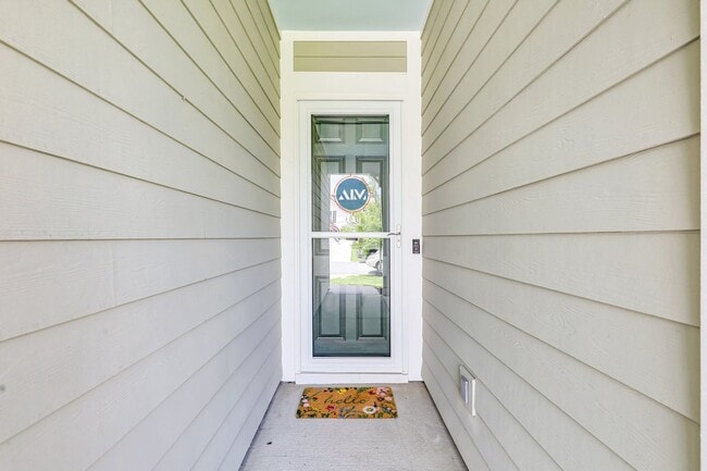 Photo - Elegant Three-Bed, Three-Bath Residence in...