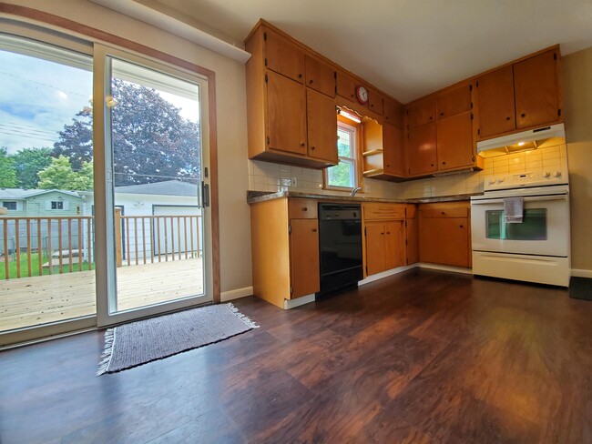 Building Photo - 2418 24th Ave NW Rental