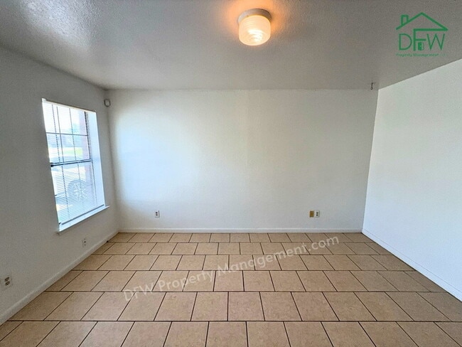 807 W Walnut St