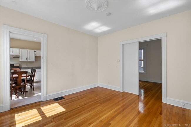 Building Photo - 56 Mansfield St Unit 1 Rental