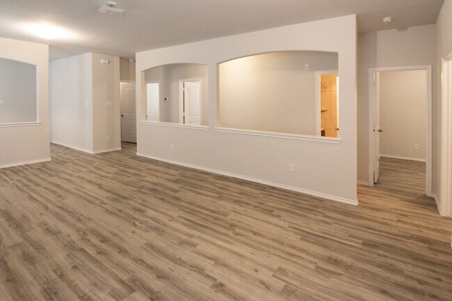 Photo - 910 Dancing Sun Court