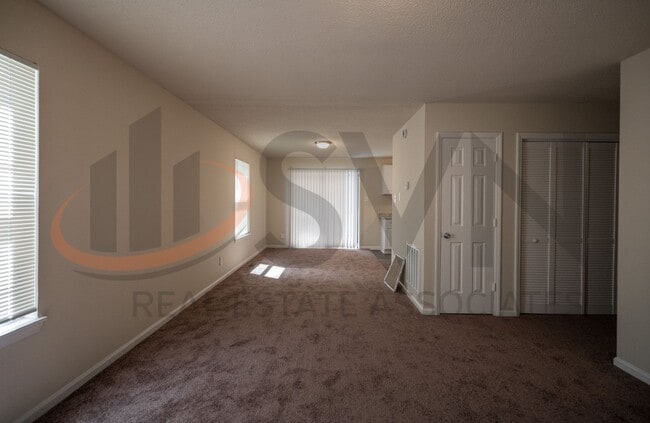 305 N Hardee St