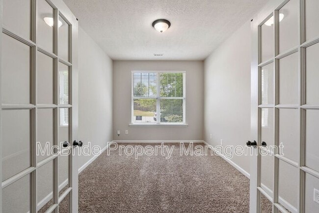 Photo - 857 Westlawn Dr