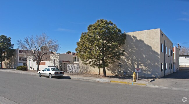 Photo - Tres Caminos