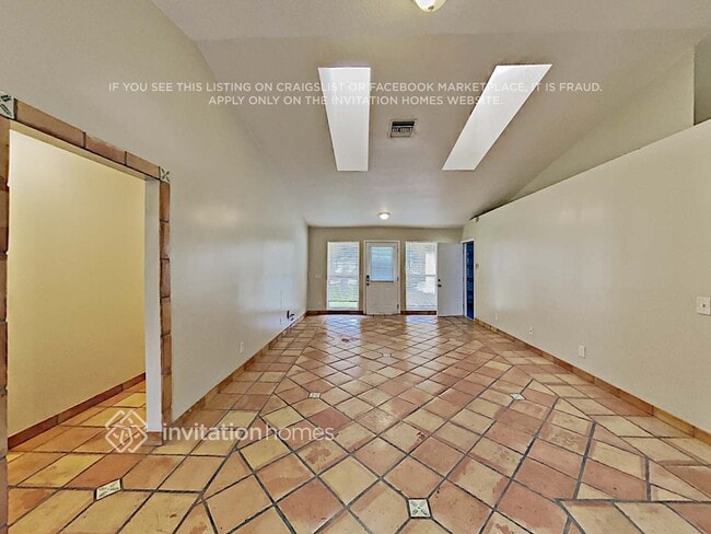 Photo - 6229 Ungerer St