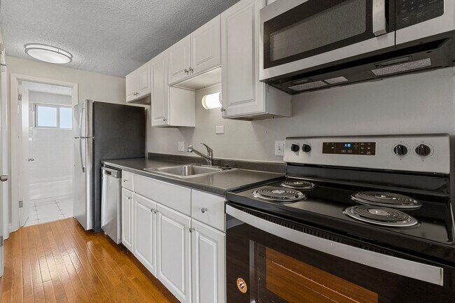 Photo - 8 S Clarkson Street