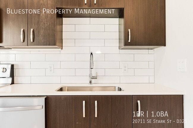 Photo - 20711 SE Stark St Unit D325