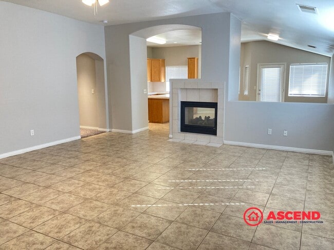 Photo - Beautiful 4 bedroom home!