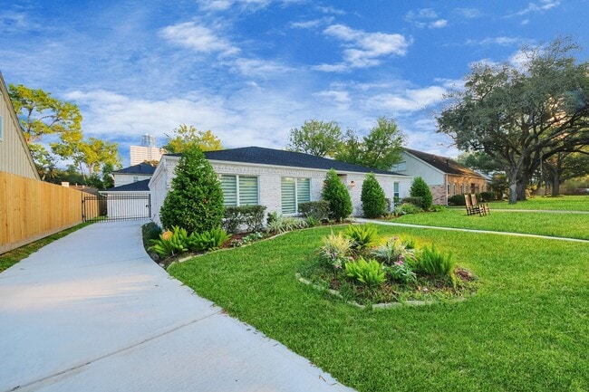 Building Photo - 12318 Queensbury Ln