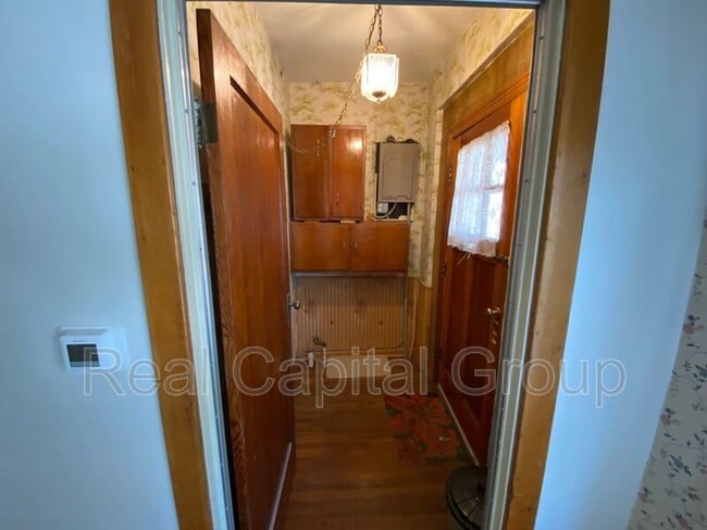 165 Smith St