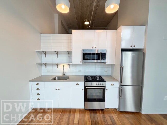 Photo - 700 N La Salle Dr Unit 1