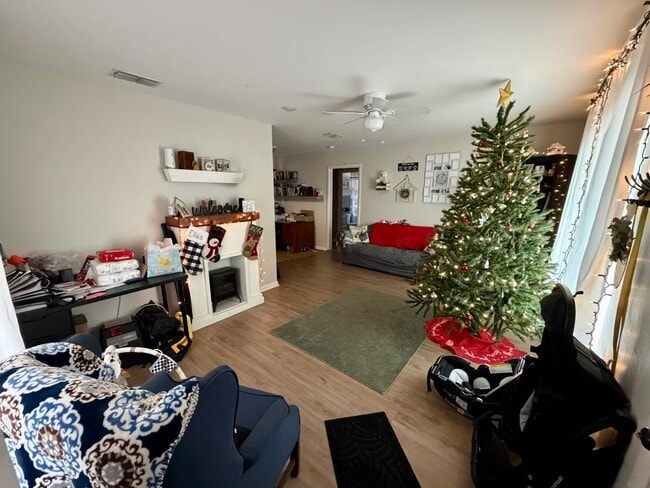 Photo - 900 Sycamore Ave