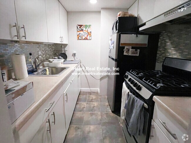 Building Photo - 37 Gray St Unit 1 Rental