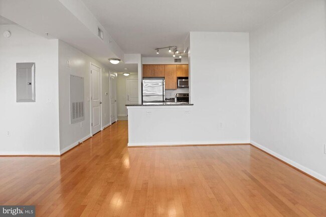 Photo - 1021 N Garfield St Unit 623