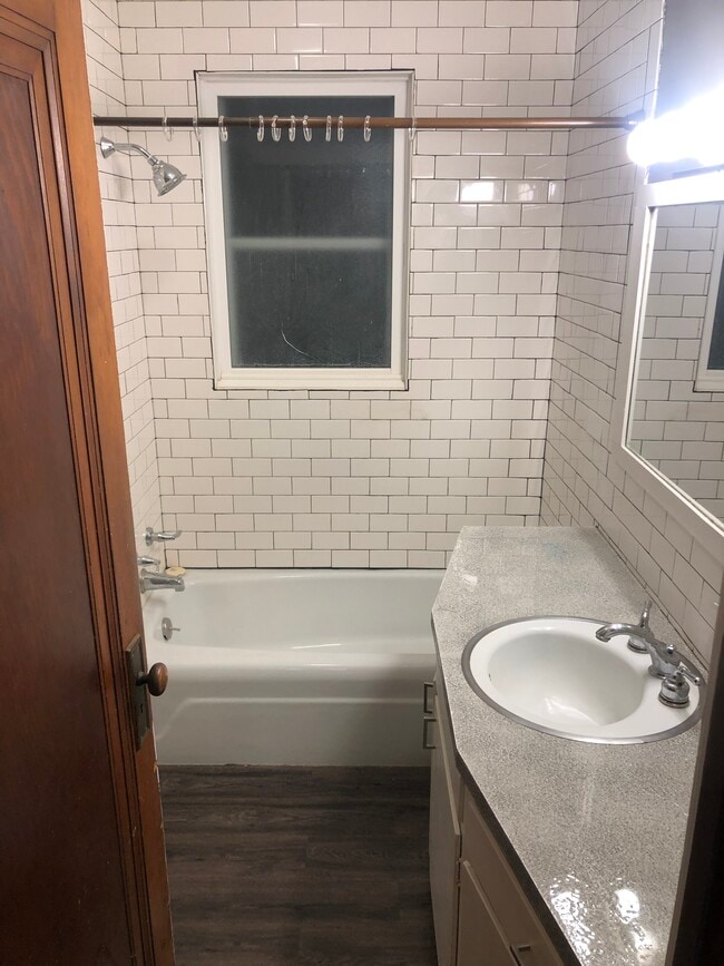 Building Photo - 1008 S 6th St Unit Main A Rental