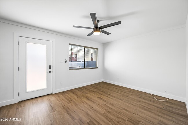 Photo - 3131 E Fairmount Ave