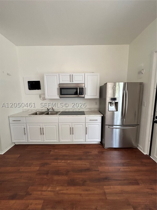 Building Photo - 2516 Cleveland St Unit b