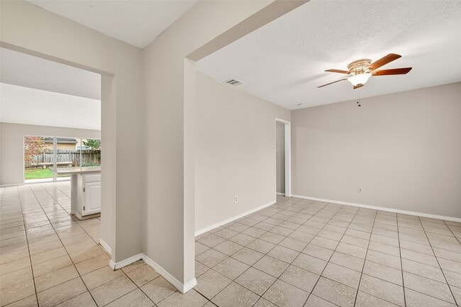 Photo - 4742 Tain Dr