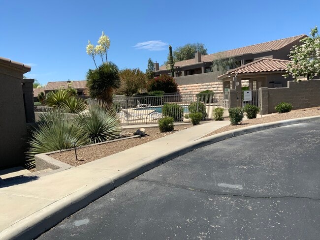 Building Photo - 3853 N Forest Park Dr Unit 129