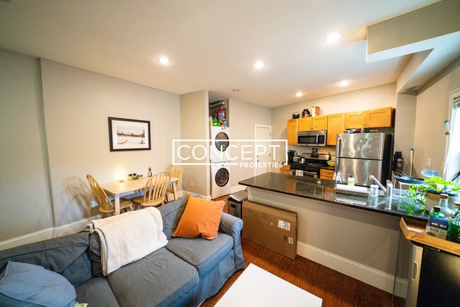 Photo - 344 Centre St Unit 1