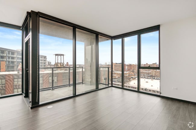Building Photo - 1354 W Randolph St Rental